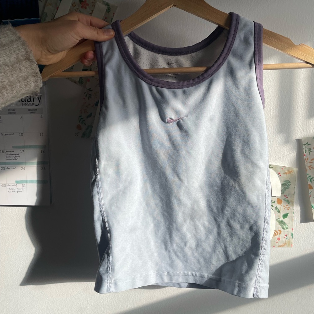 Vintage cropped nike running top